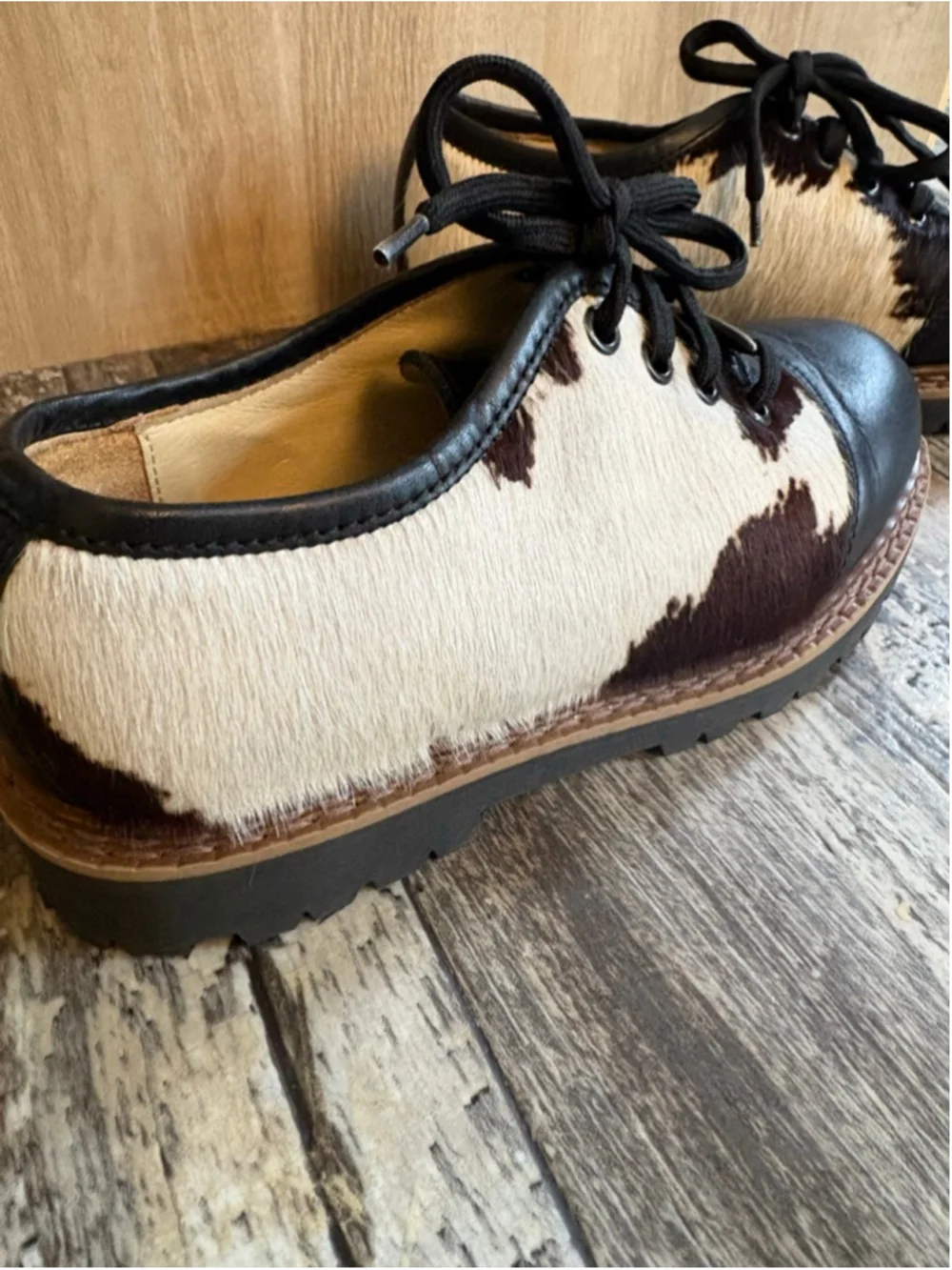 Vintage Michel Jordi Genuine Cowhide Hair-On Hide Oxford Shoes – Size 35